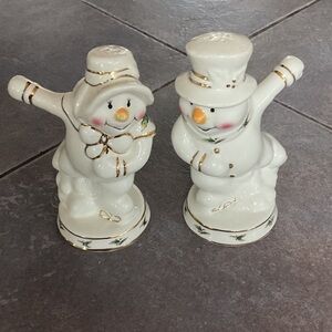 Charming Snowman Salt and Pepper Shakers
